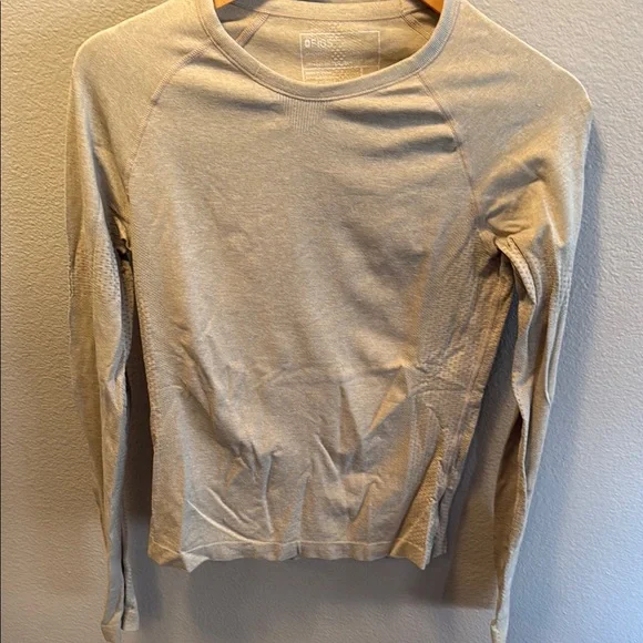 Women’s Light Oak Salta Seamless Longsleeve Underscrub - Picture 2 of 4